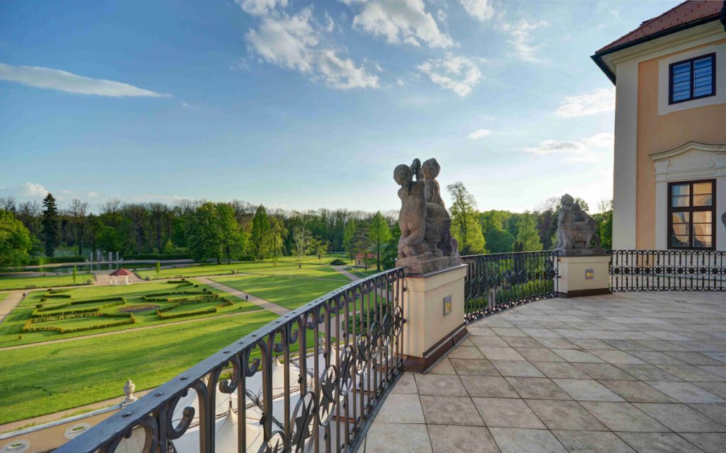 Zimmer mit Aussicht: Die atemberaubendsten historischen Hotelausblicke Europas 8 Chateau Liblice Ansicht Tschechische Republik