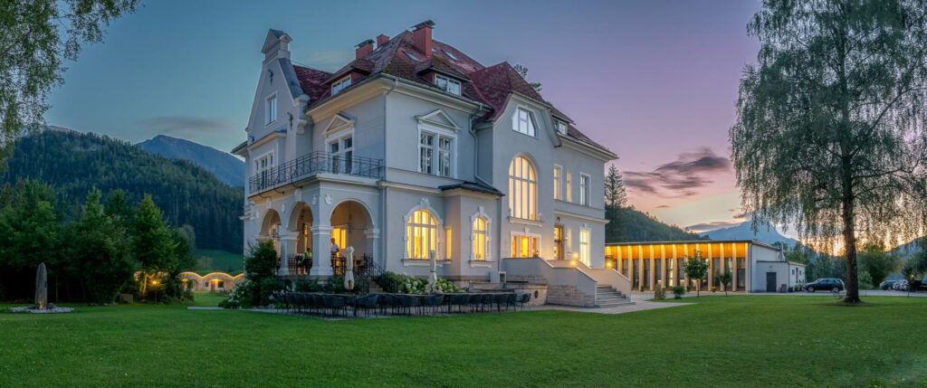 Villa Bergzauber, Historic House in Rossleithen, Austria
