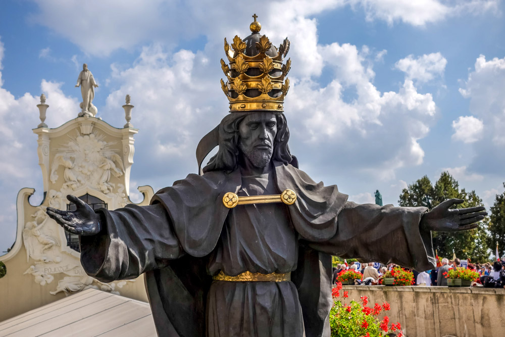 poland-statue-black-christ-jasna-gora-monastery-czestochowa