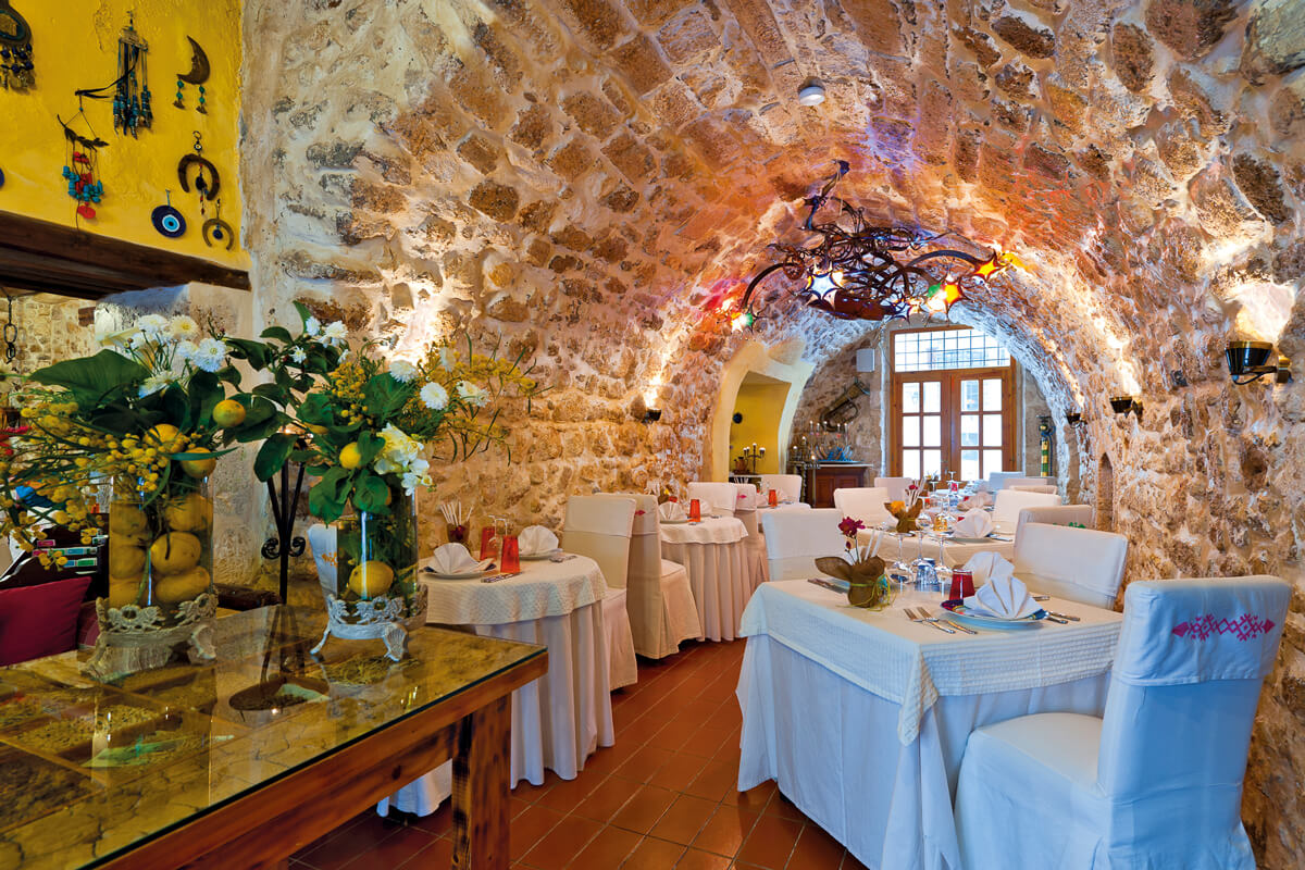 avli-restaurant-interior-rethymnon-crete-greece