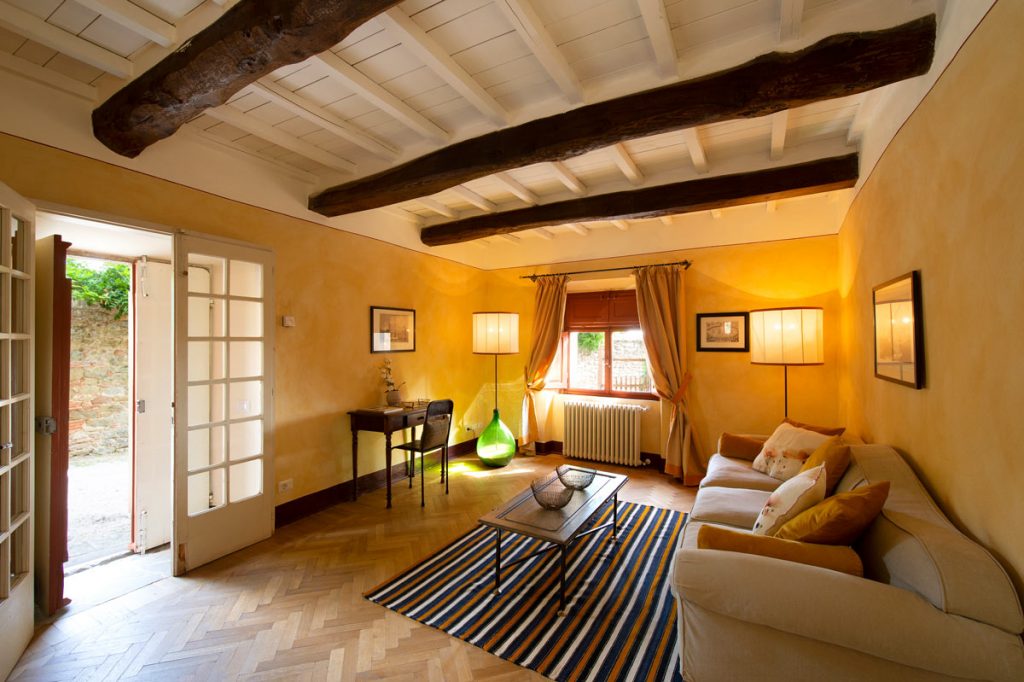 Belle come un quadro: cinque destinazioni europee che ispirano gli artisti 9 Italia, Castello di Gargonza, camera, Toscana