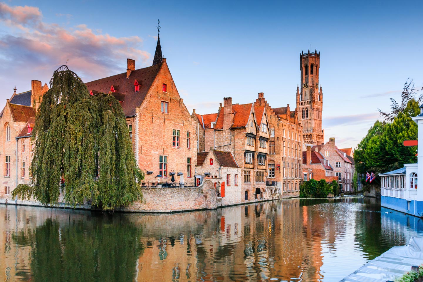 belgium-bruges-canals-historic-center
