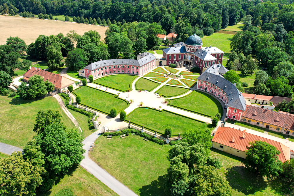 czech-republic-veltrusy-chateau