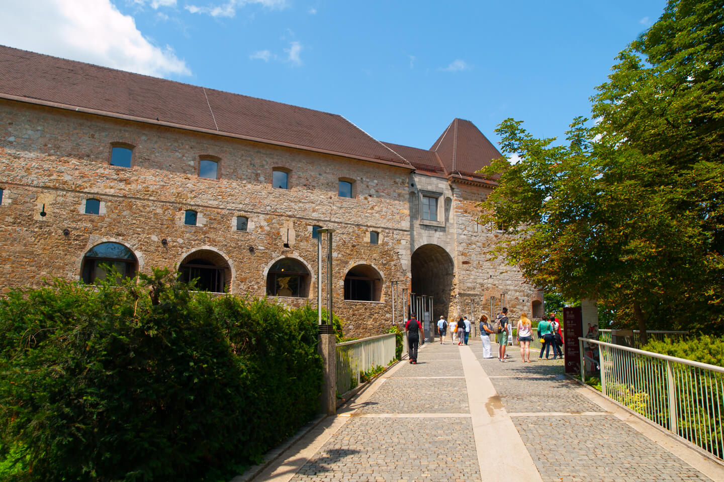 slovenia-ljubljana-castle-entrance