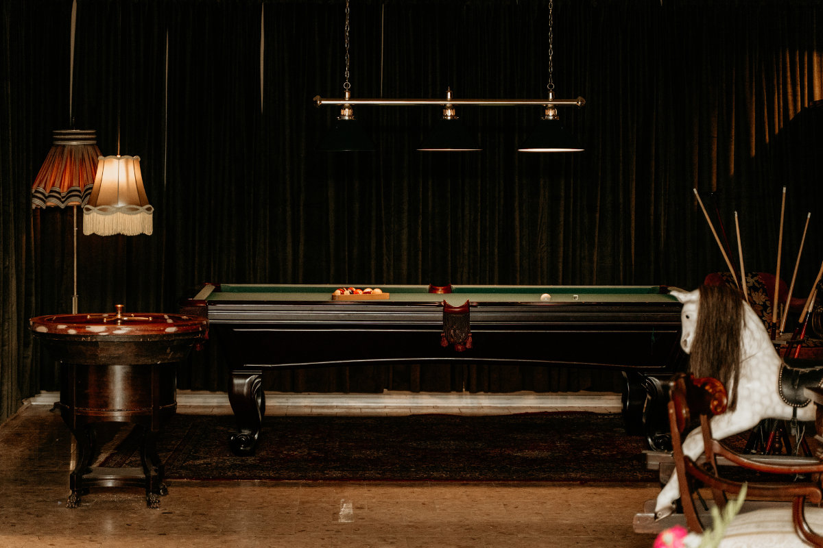 Une table de billard à Nackarpsdalen Gästgiveri, Suède