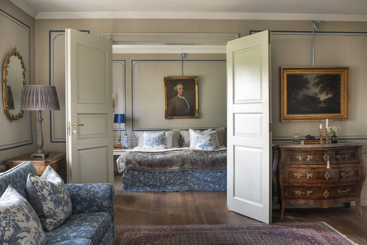 Västana Castle Hotel, Sweden, traditional bedroom