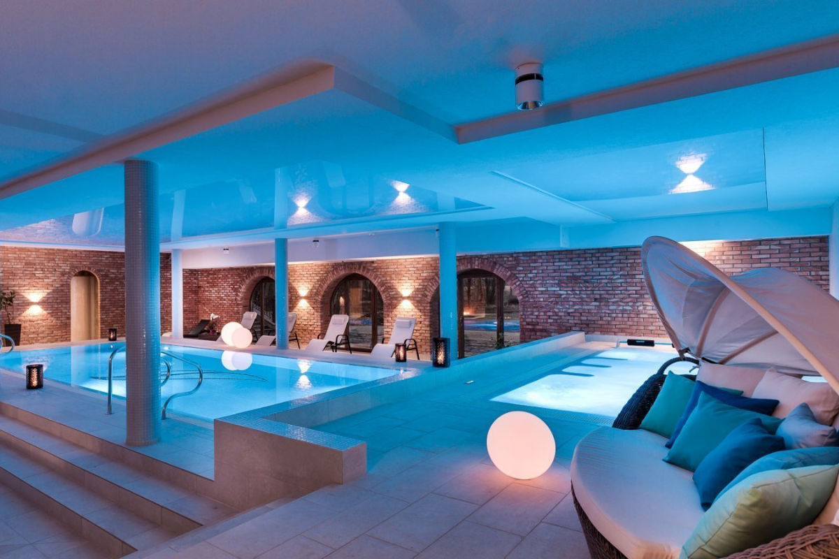 Plantilla de volante de sauna - Plantillas de volantes de sauna de baño de  vapor editables para Instagram - Volante de citas de spa con sesiones de ..., image size:1200x800